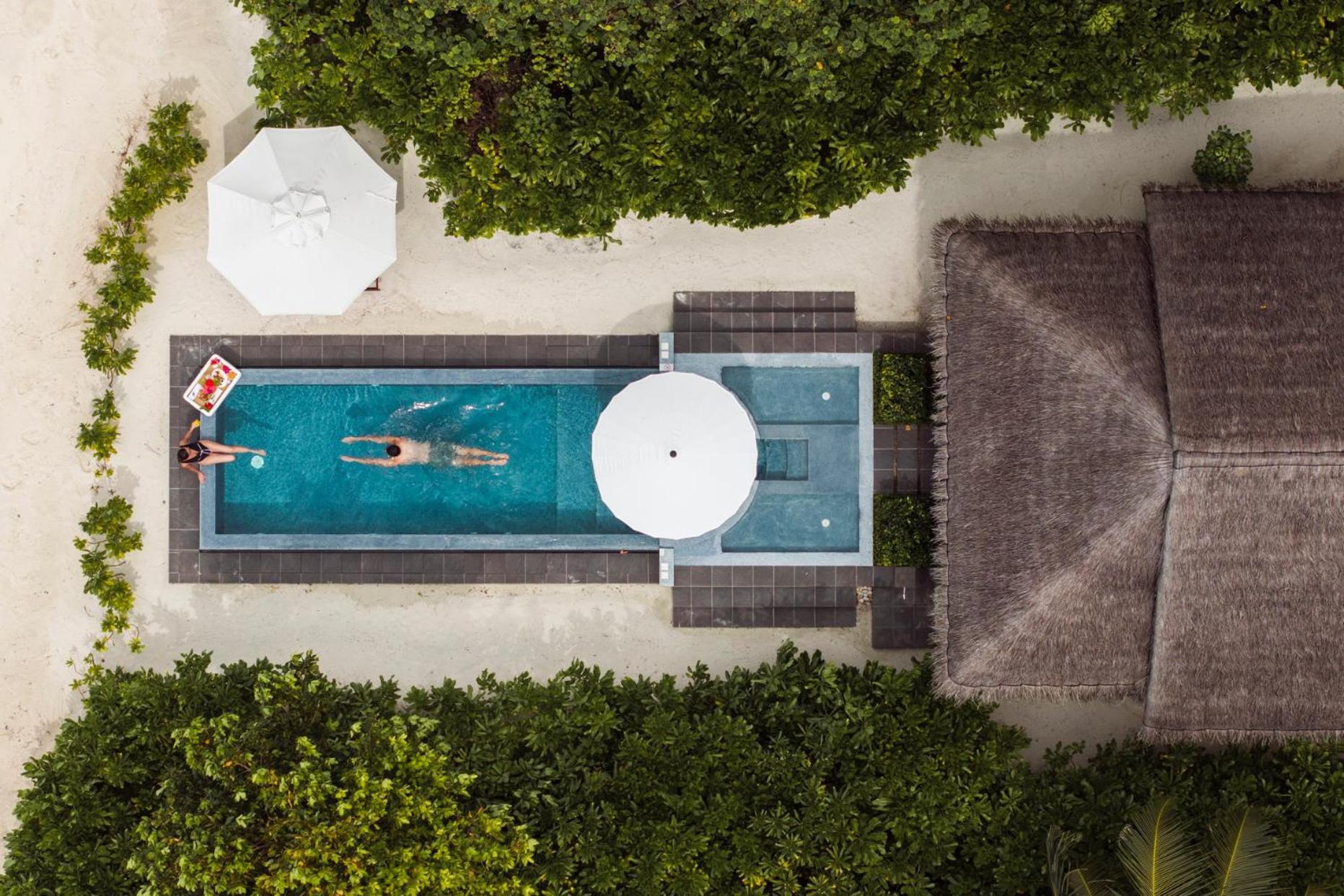 Beachfront Infinity Pool Villa